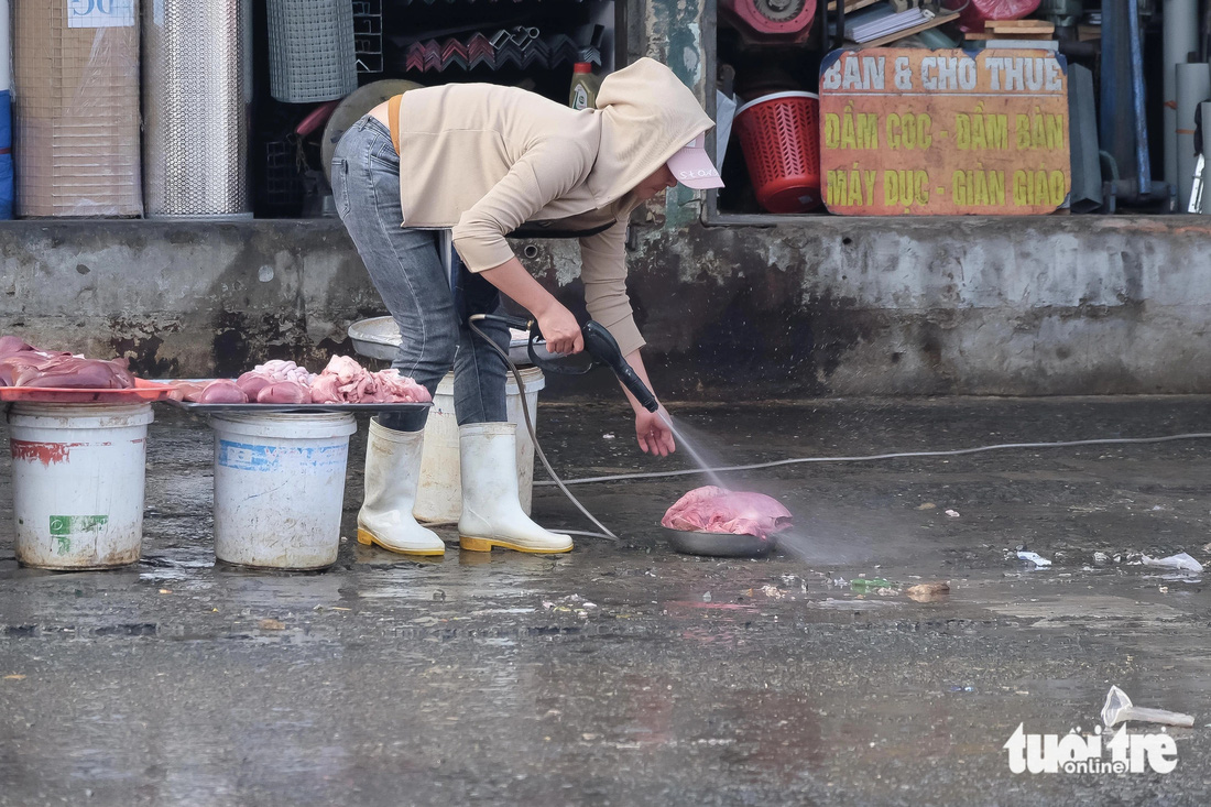 Giao thông hỗn loạn mỗi ngày ở ngã tư Bốn Xã - Ảnh 7.