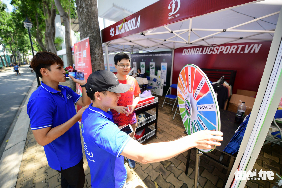 Nhộn nhịp hoạt động bên lề ở Giải bóng đá công nhân, viên chức Việt Nam năm 2024 - Ảnh 8.