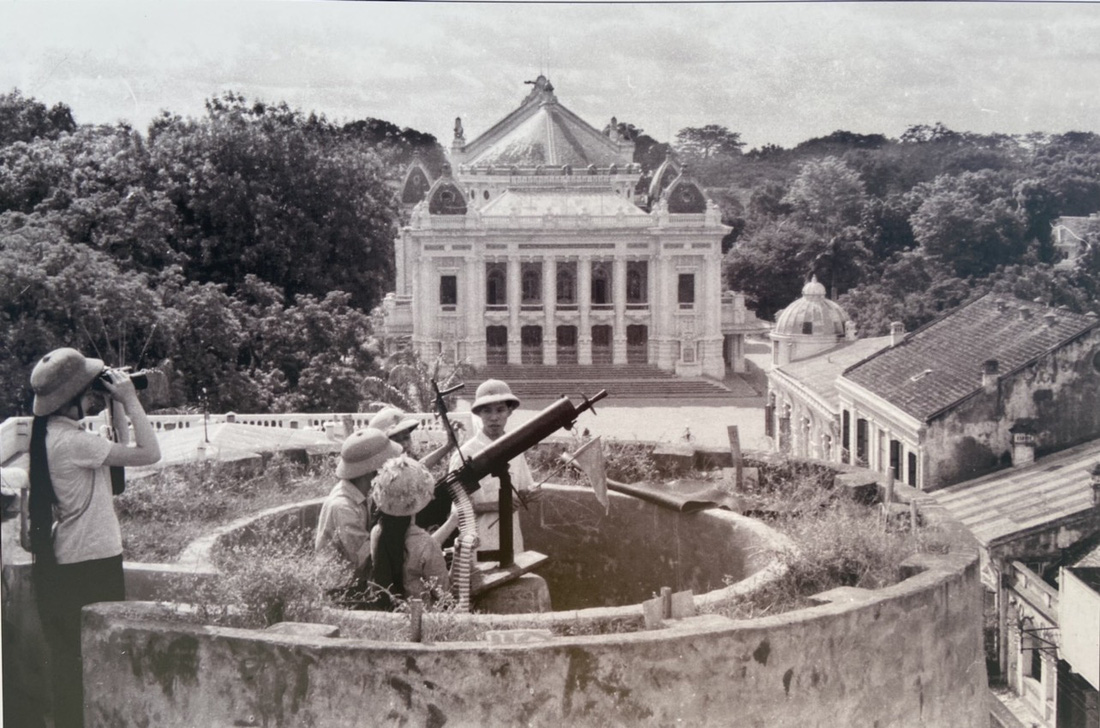 tran-dia-phong-khong-o-ha-noi-nam-1972-trinh-hai-1727505845808256854789.jpg