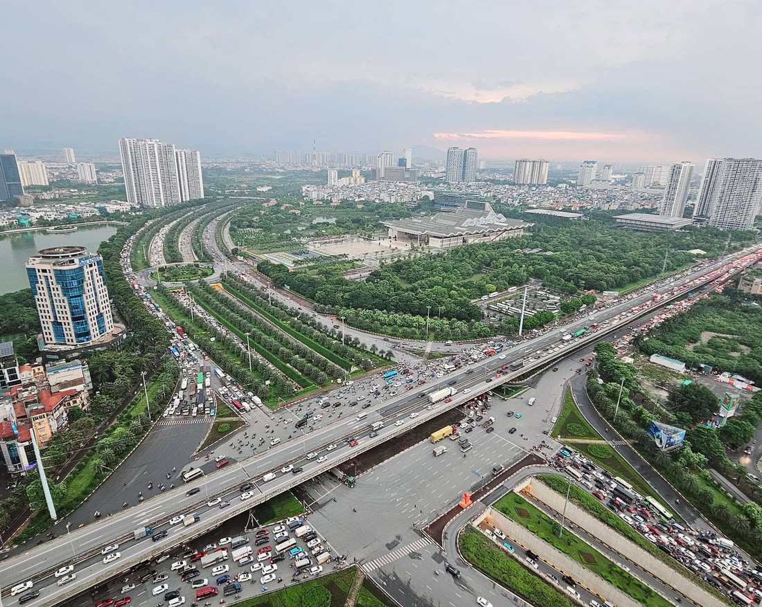 Bạch Long Vĩ đã có gió cấp 12, giật cấp 14, bão cách đất liền 160km - Ảnh 32.