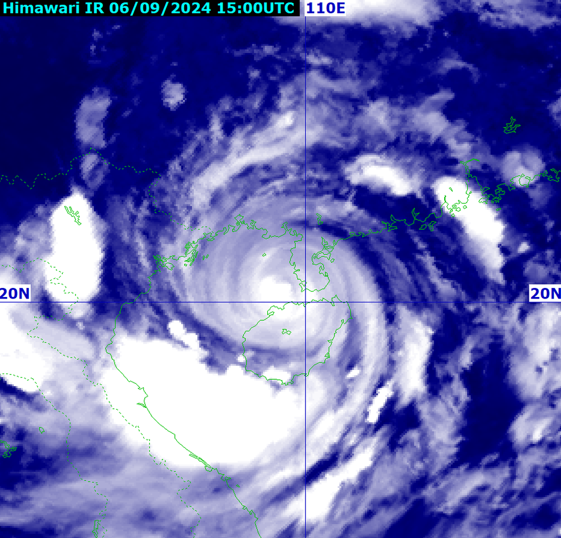 Bạch Long Vĩ đã có gió cấp 12, giật cấp 14, bão cách đất liền 160km - Ảnh 10.