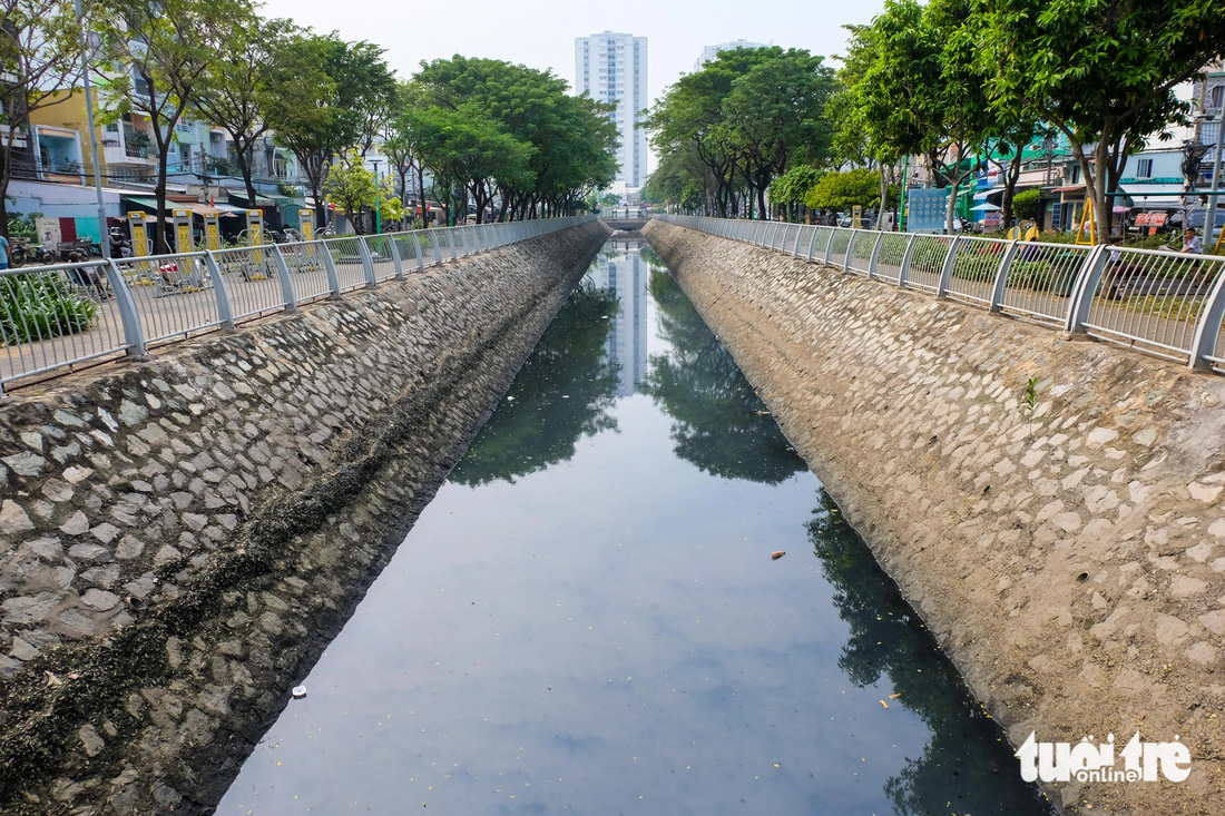 Diện mạo mới của kênh Hàng Bàng đoạn qua quận 5 sắp hoàn thành cải tạo - Ảnh 8.