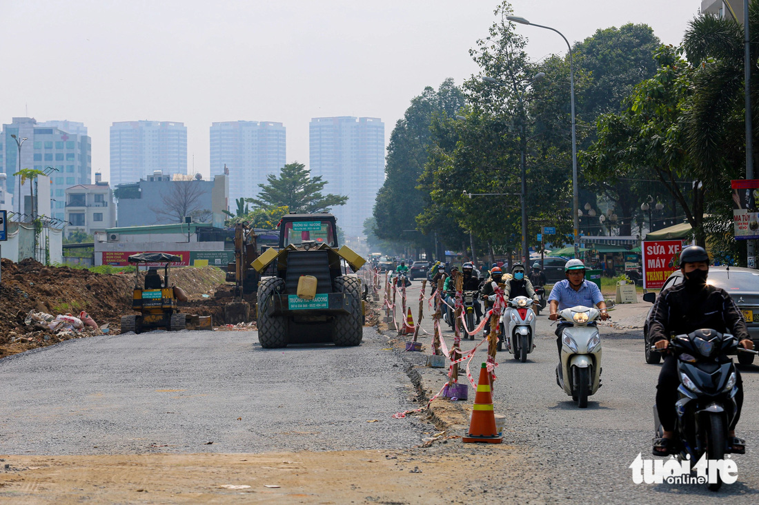 Mở rộng đường Nguyễn Hoàng giữa hai khu đô thị ở An Phú sau hơn hai thập kỷ - Ảnh 4.