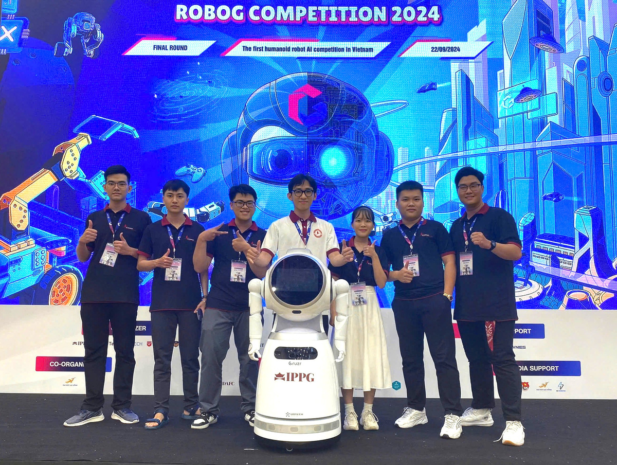 Sinh viên ĐH Duy Tân vào Chung kết thế giới ROBOG 2-2025 tại Trung Quốc Anh-2-1727228387821266134704