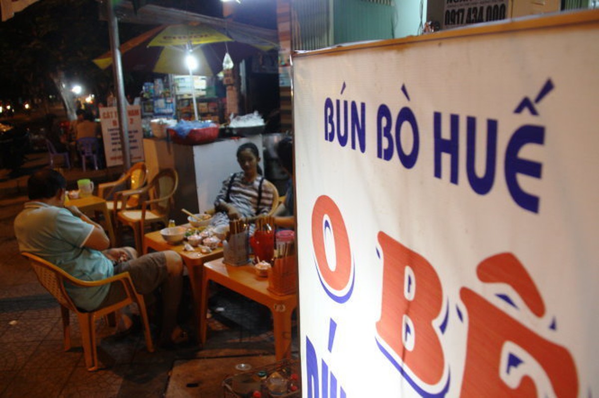 Ai muốn bán bún bò Huế phải đến Huế xin phép?