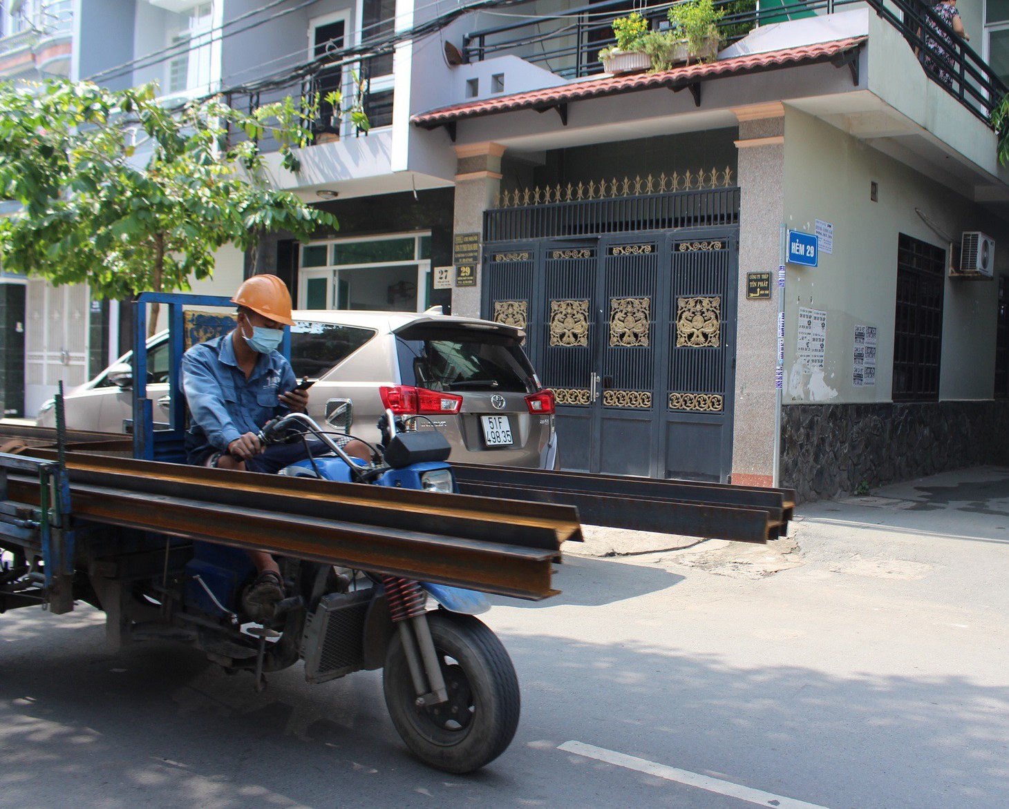 “Hung thần” xe ba gác lại xuất hiện trên phố - Ảnh 4.