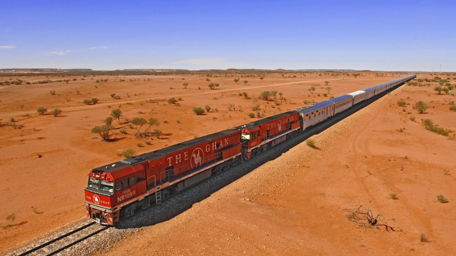 Ôm cả Australia vào lòng trên con tàu dài bất tận - Ảnh 1.