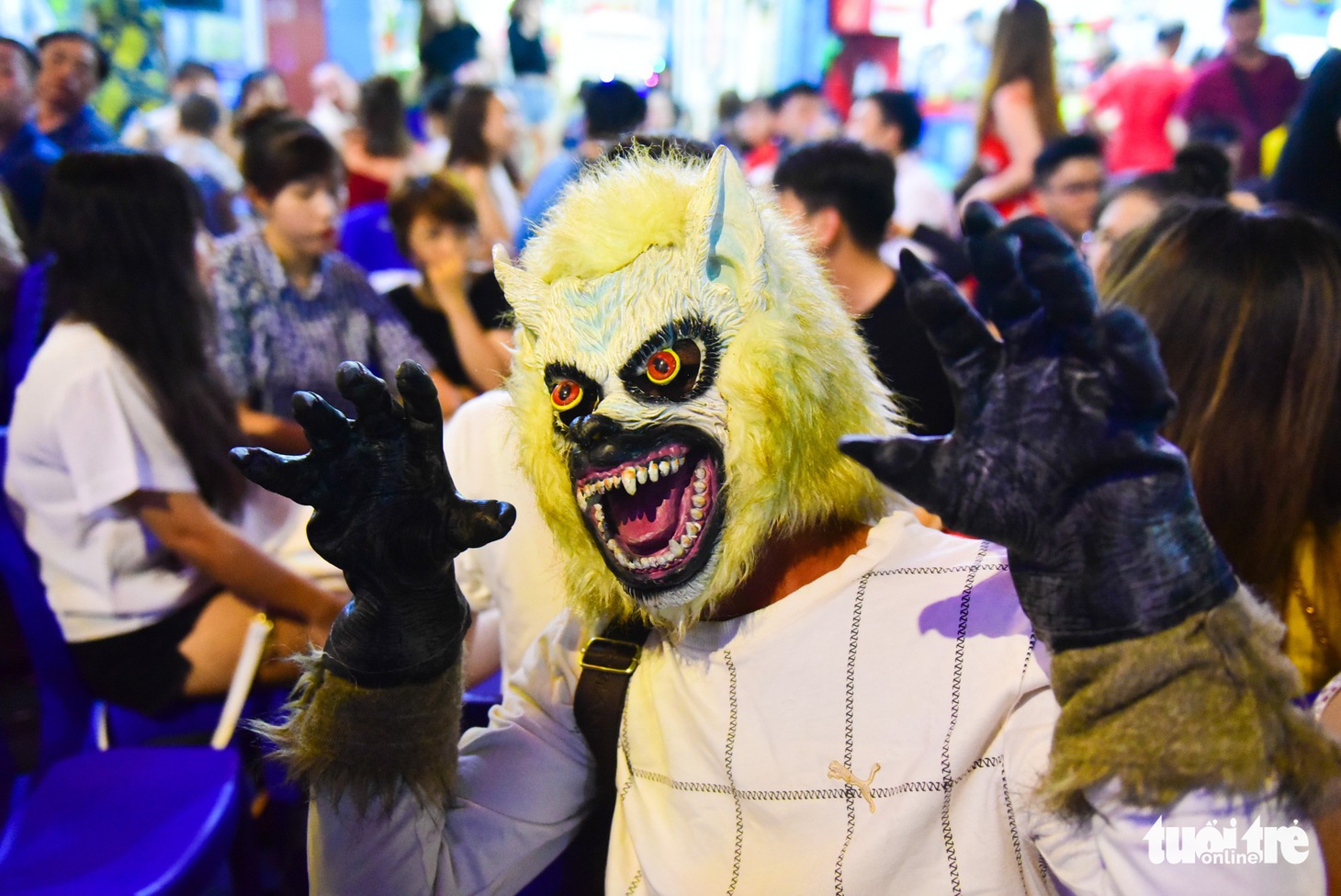 Người Việt cũng đổ xô đến phố Tây Bùi Viện chơi Halloween - Ảnh 14.