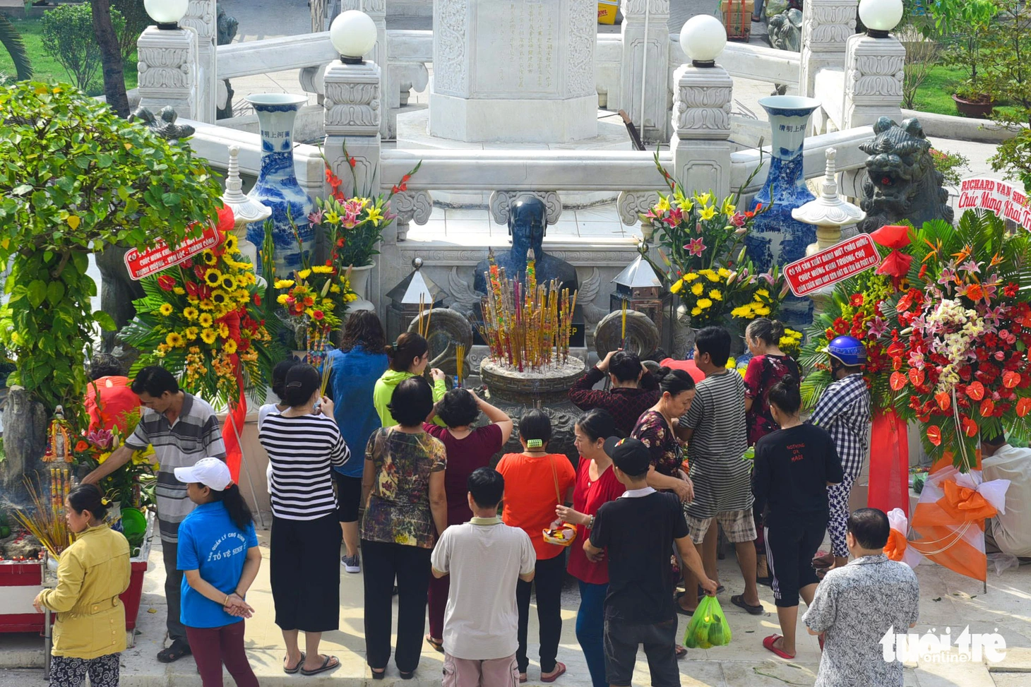 Chợ Bình Tây mở cửa trở lại sau 2 năm tu sửa - Ảnh 6.