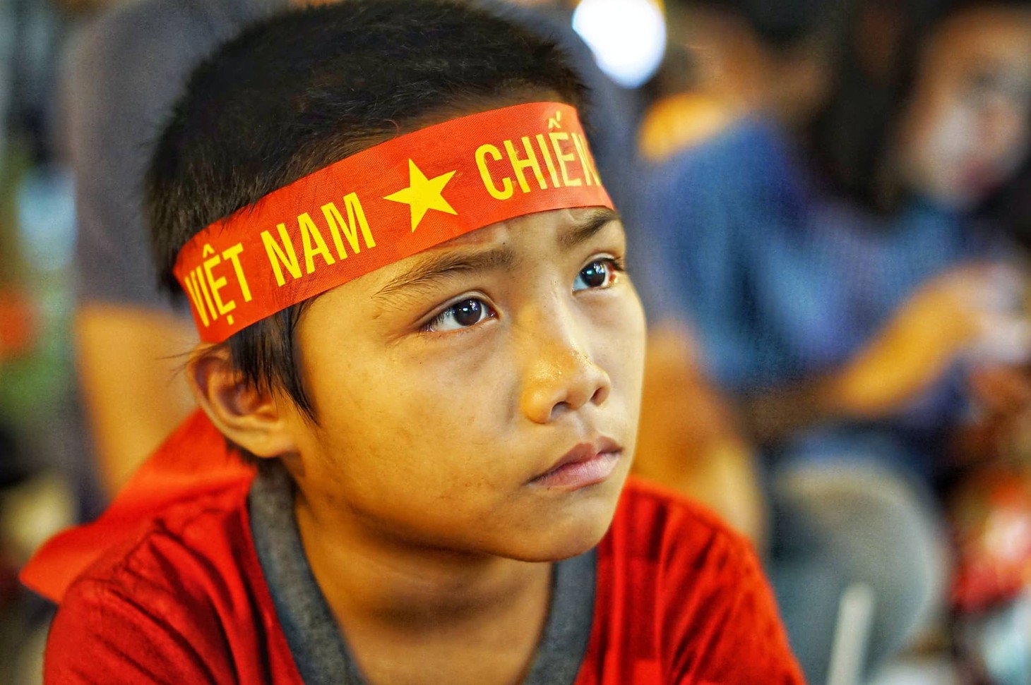 Phố đi bộ Nguyễn Huệ sôi nổi trận Việt Nam - Malaysia - Ảnh 1.
