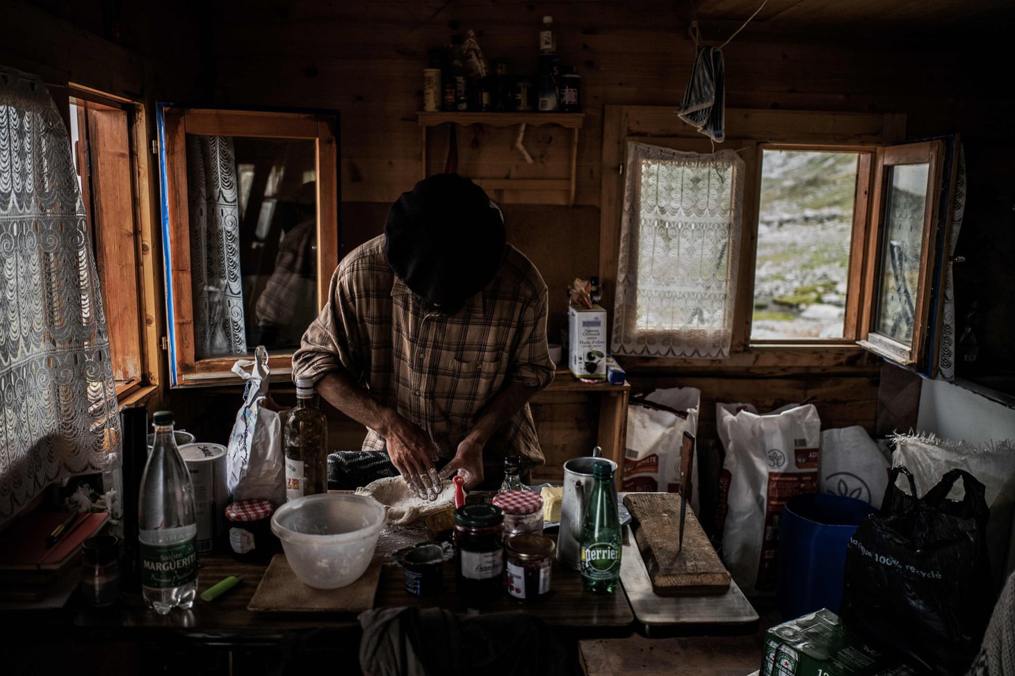 Theo chân người chăn cừu trên vùng đồng cỏ núi Alps - Ảnh 18.