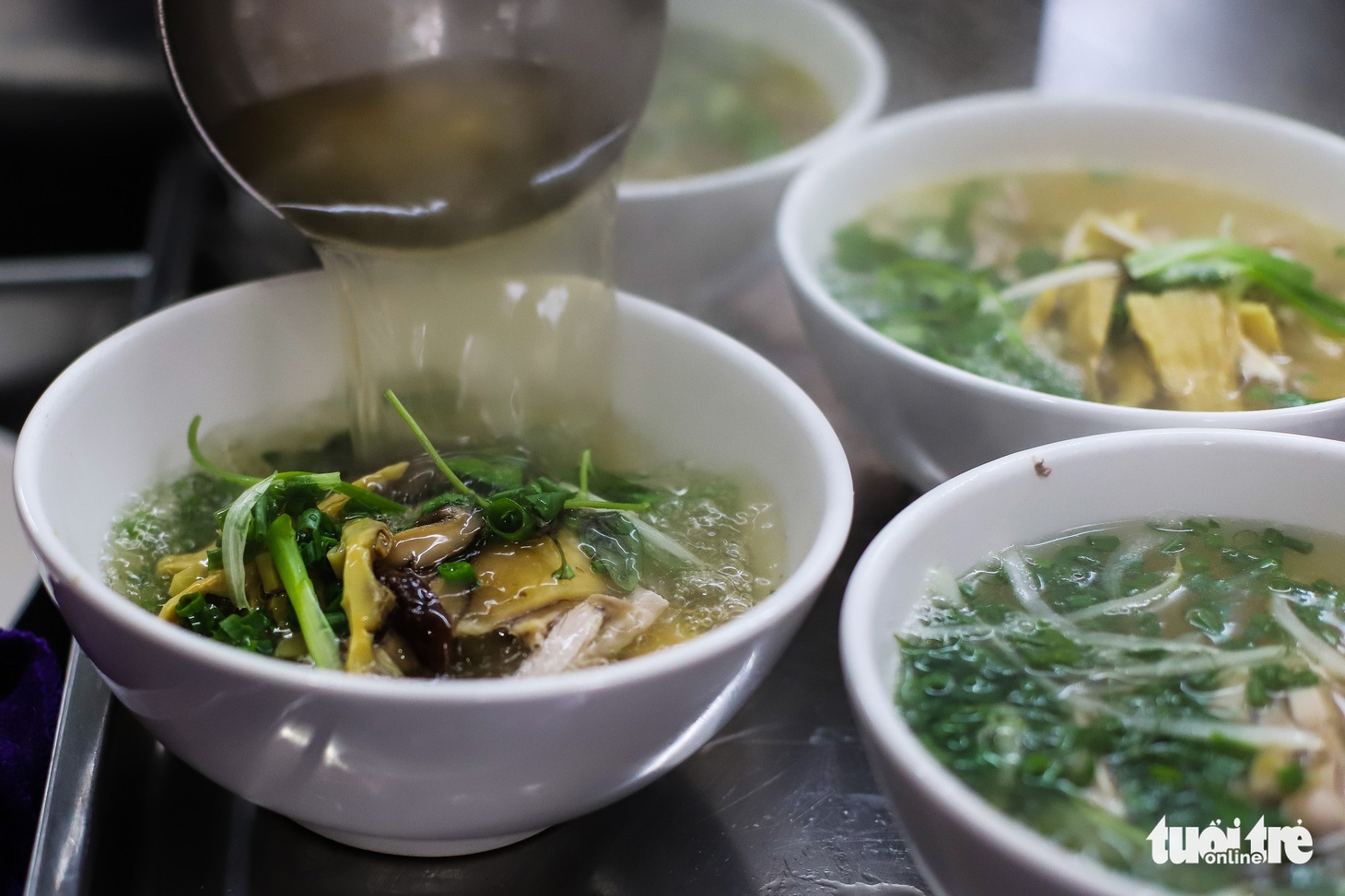Cho một bát phở như cũ nhé - Ảnh 4.