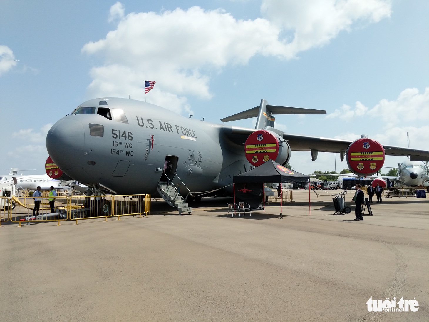Ngắm dàn máy bay khủng ở Singapore Airshow 2018 - Ảnh 1.