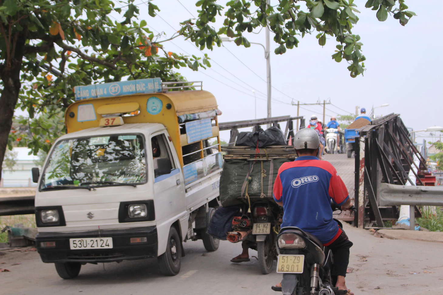 Hiểm nguy rình rập từ những cây cầu... sắp sập - Ảnh 13.
