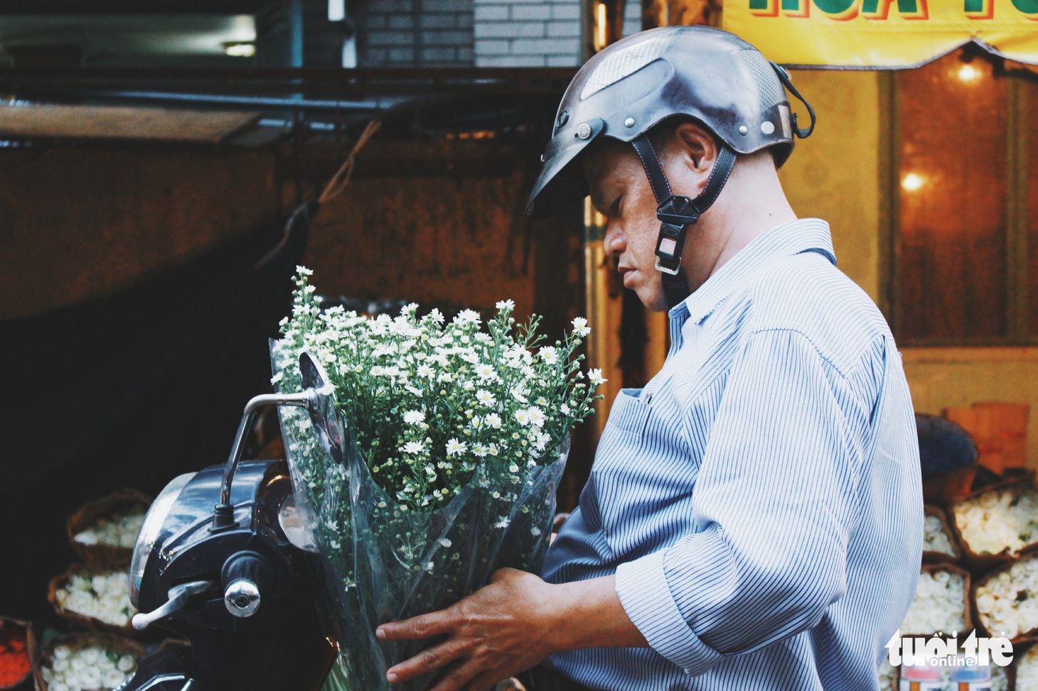 Chợ hoa Sài Gòn nhộn nhịp ngày 8-3 - Ảnh 10.