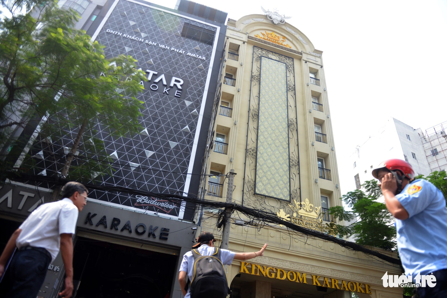 Bít bùng lối đi, các nhà hàng, quán karaoke này ra sao nếu có cháy? - Ảnh 8.