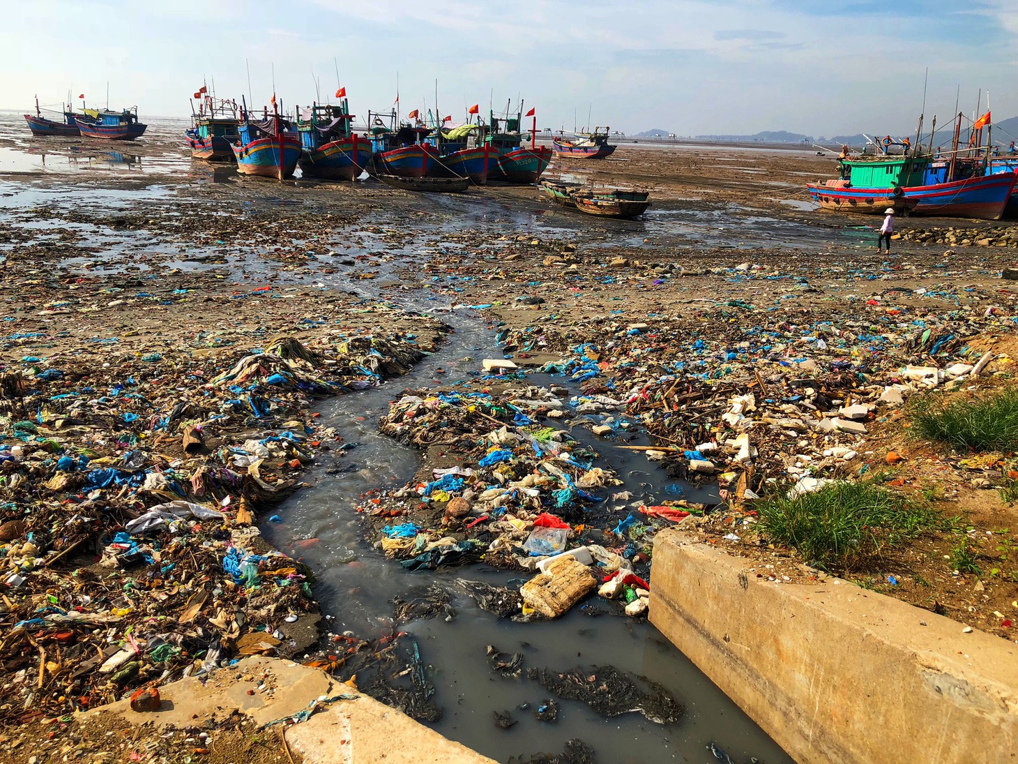 Kinh hoàng biển… rác ở Hậu Lộc, Thanh Hóa - Ảnh 8.