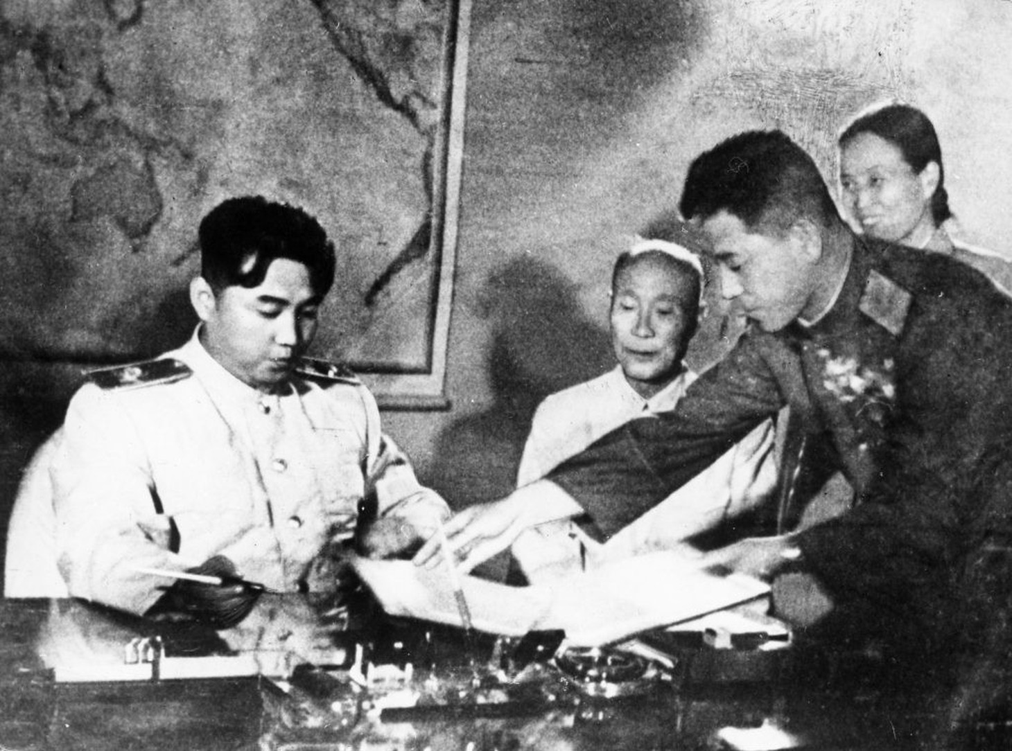 11 đời tổng thống Mỹ xử không xong Triều Tiên - Ảnh 1.