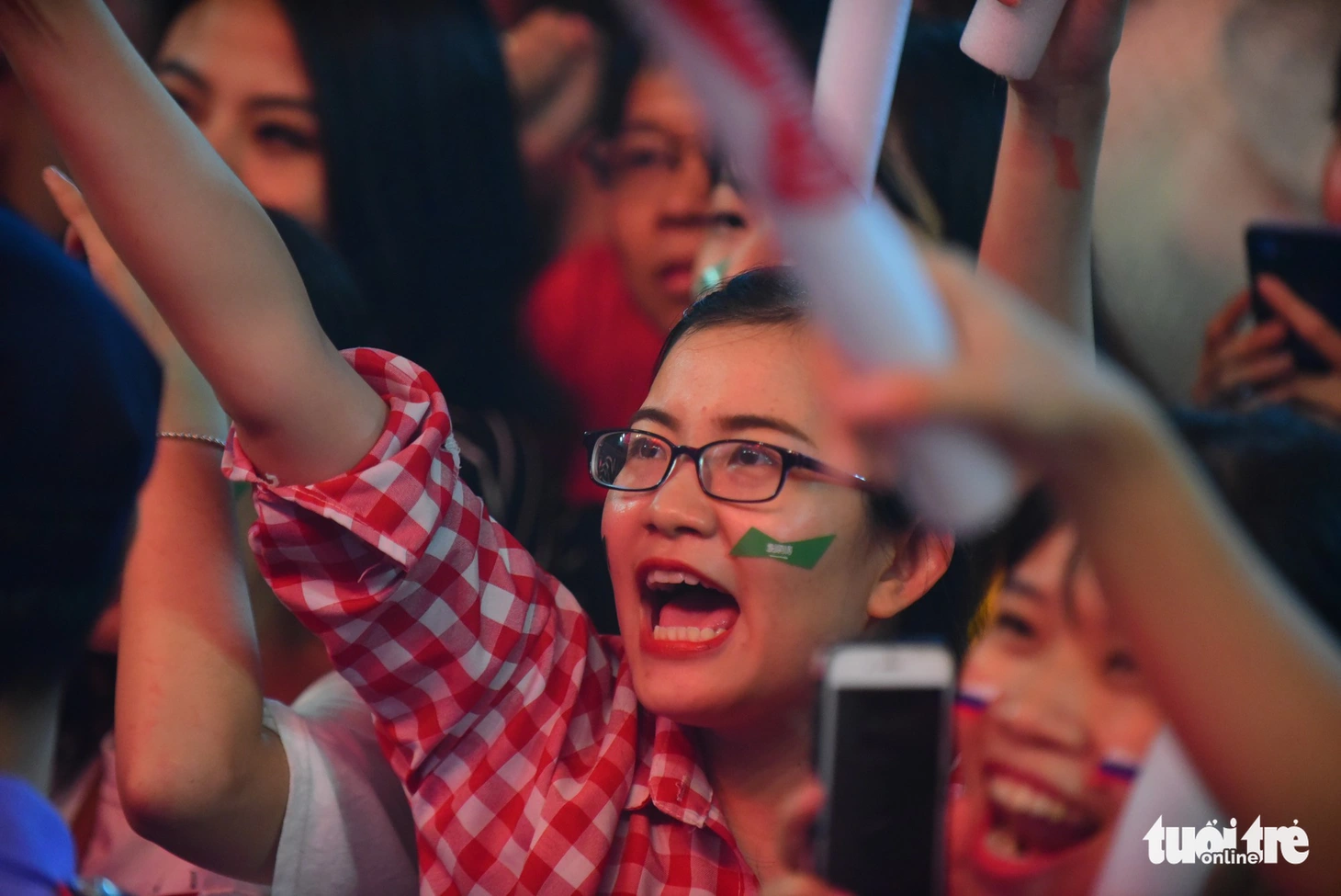 Sài Gòn sôi động trong ngày khai mạc World Cup 2018 - Ảnh 18.