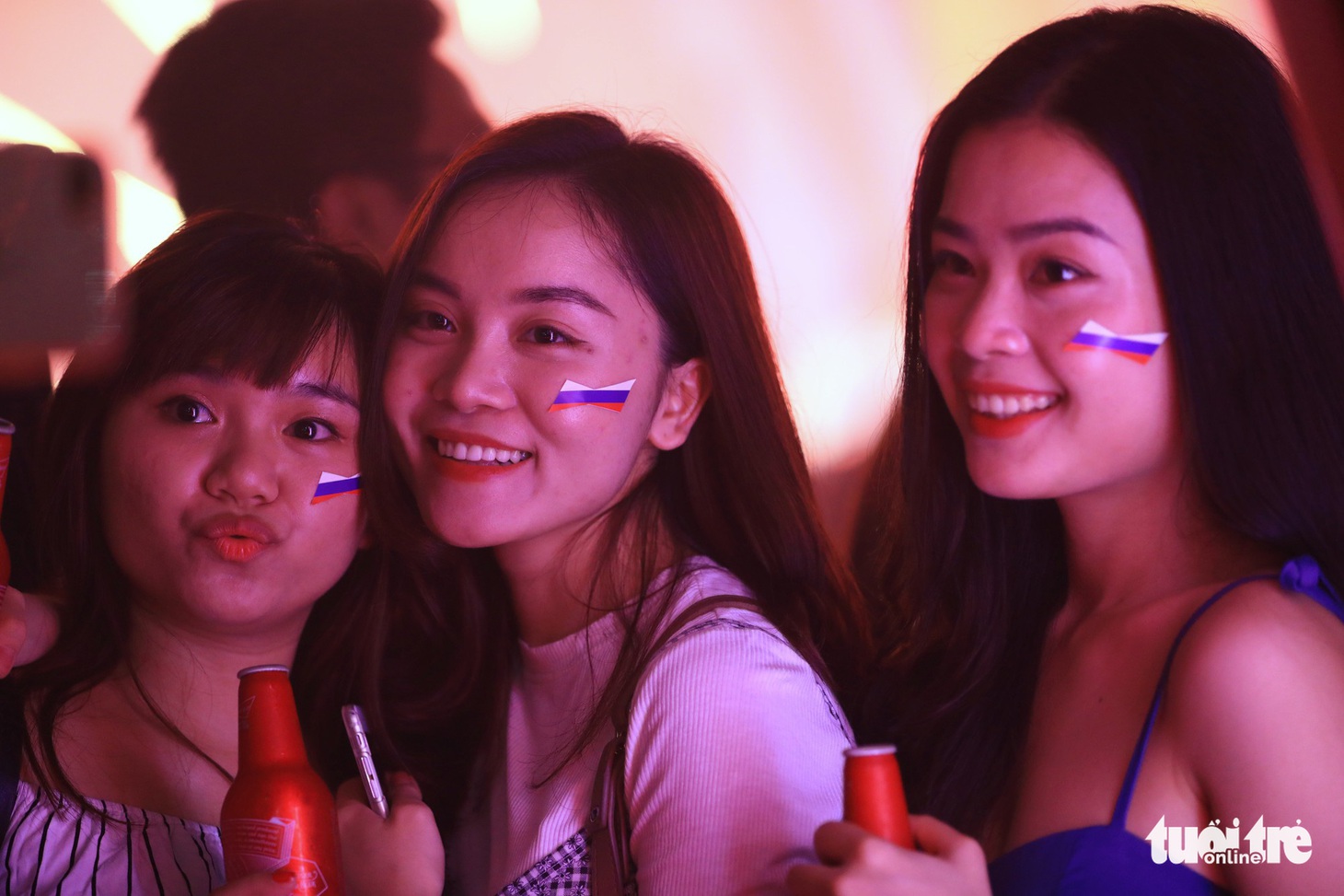 Sài Gòn sôi động trong ngày khai mạc World Cup 2018 - Ảnh 6.