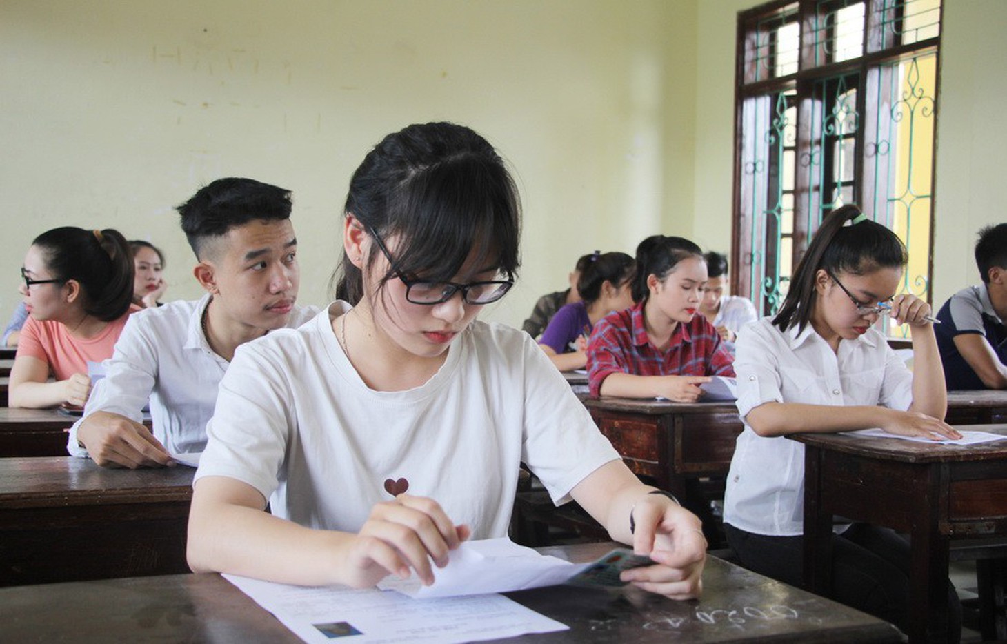 Bộ GD-ĐT công bố đề tham khảo thi THPT quốc gia 2019 - Ảnh 1.