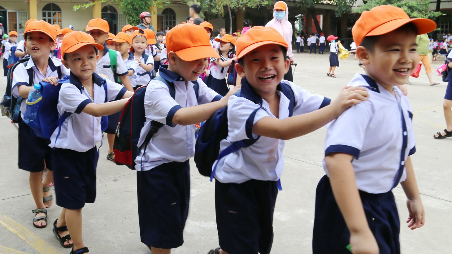 Nở rộ bán trú vệ tinh - Ảnh 2.