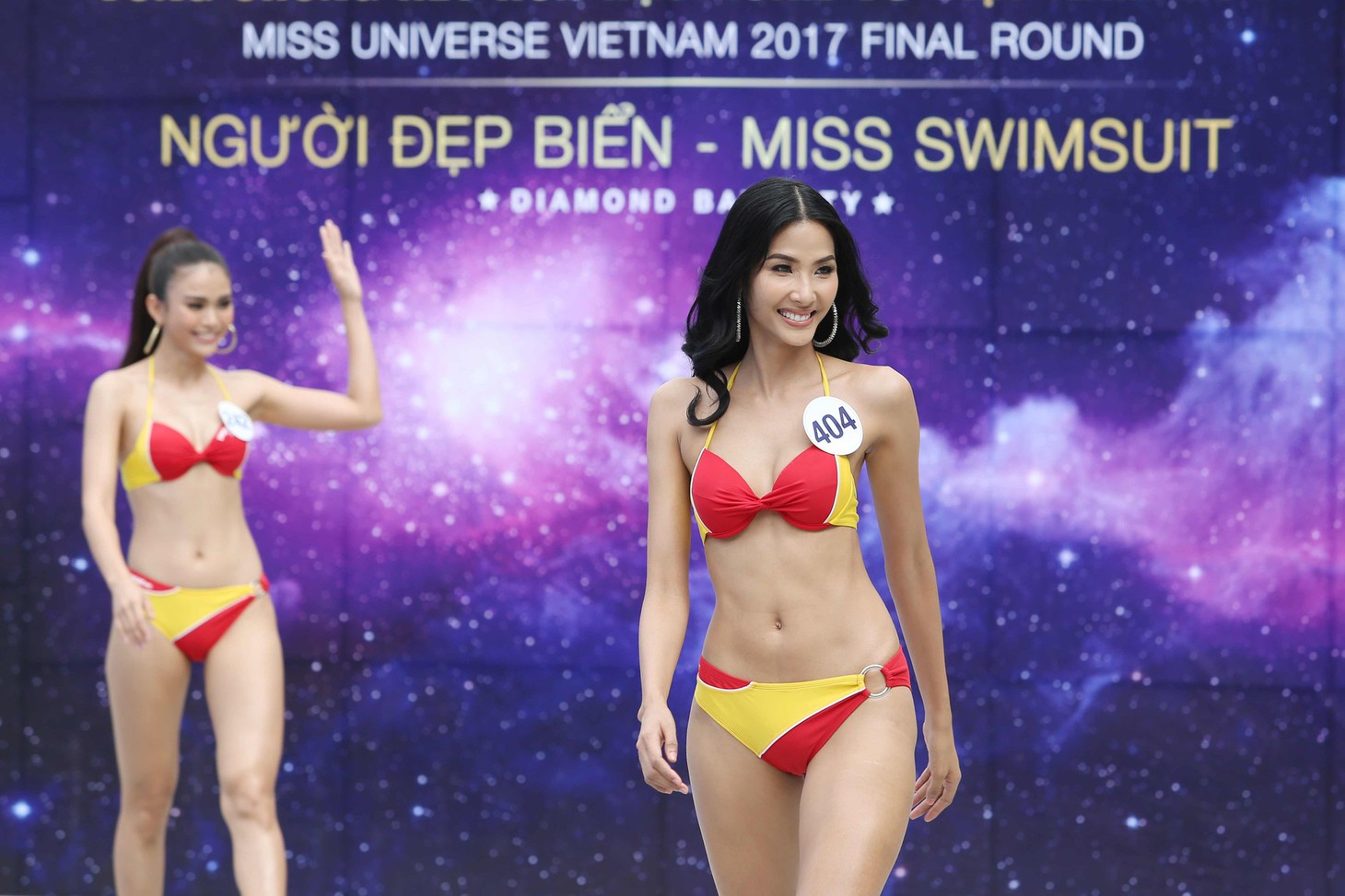 Thí sinh Hoa hậu Hoàn vũ VN trình diễn bikini nóng bỏng - Ảnh 8.