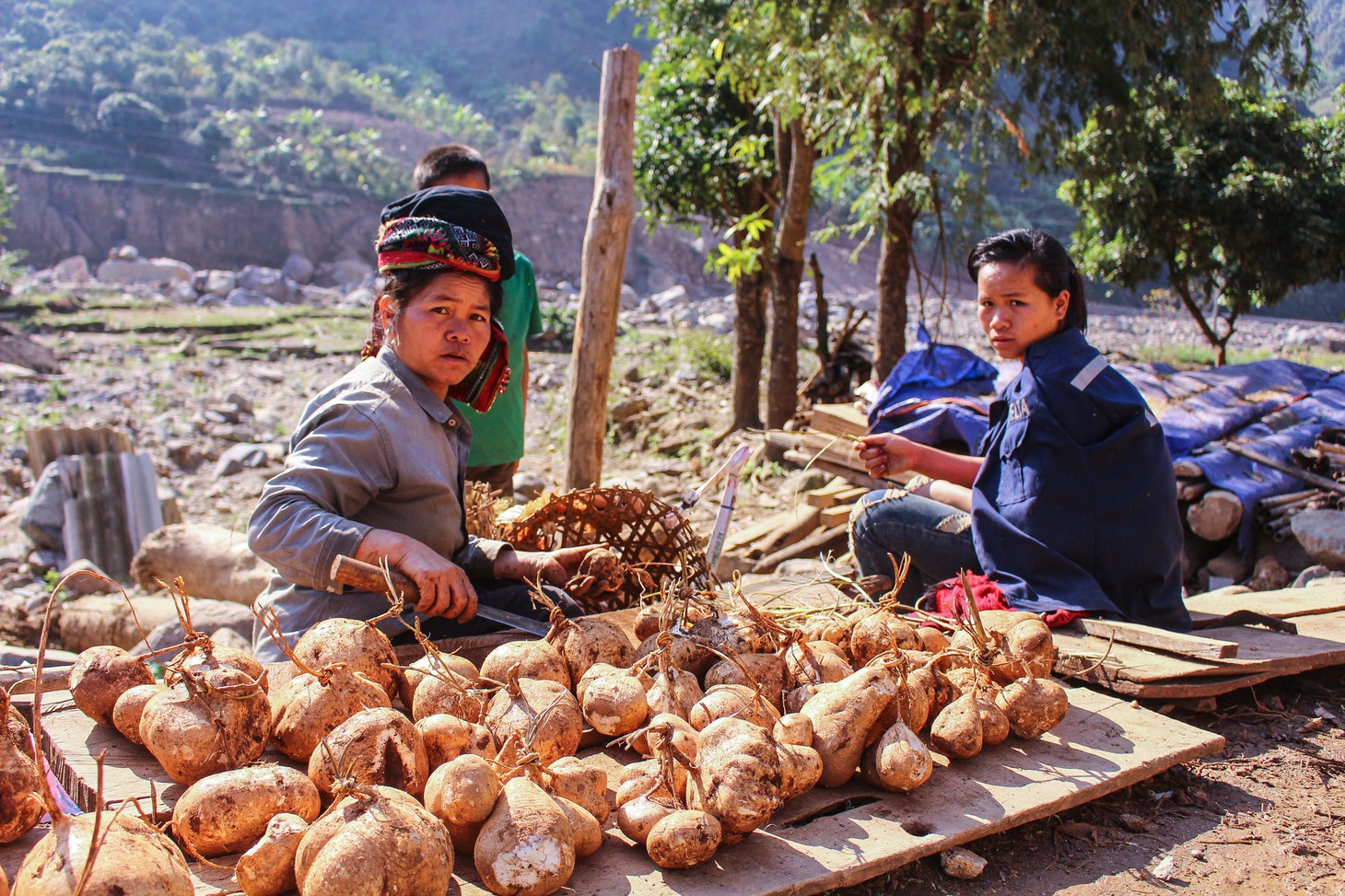 Bà con vùng lũ Nặm Păm đã có nhà đón tết - Ảnh 12.