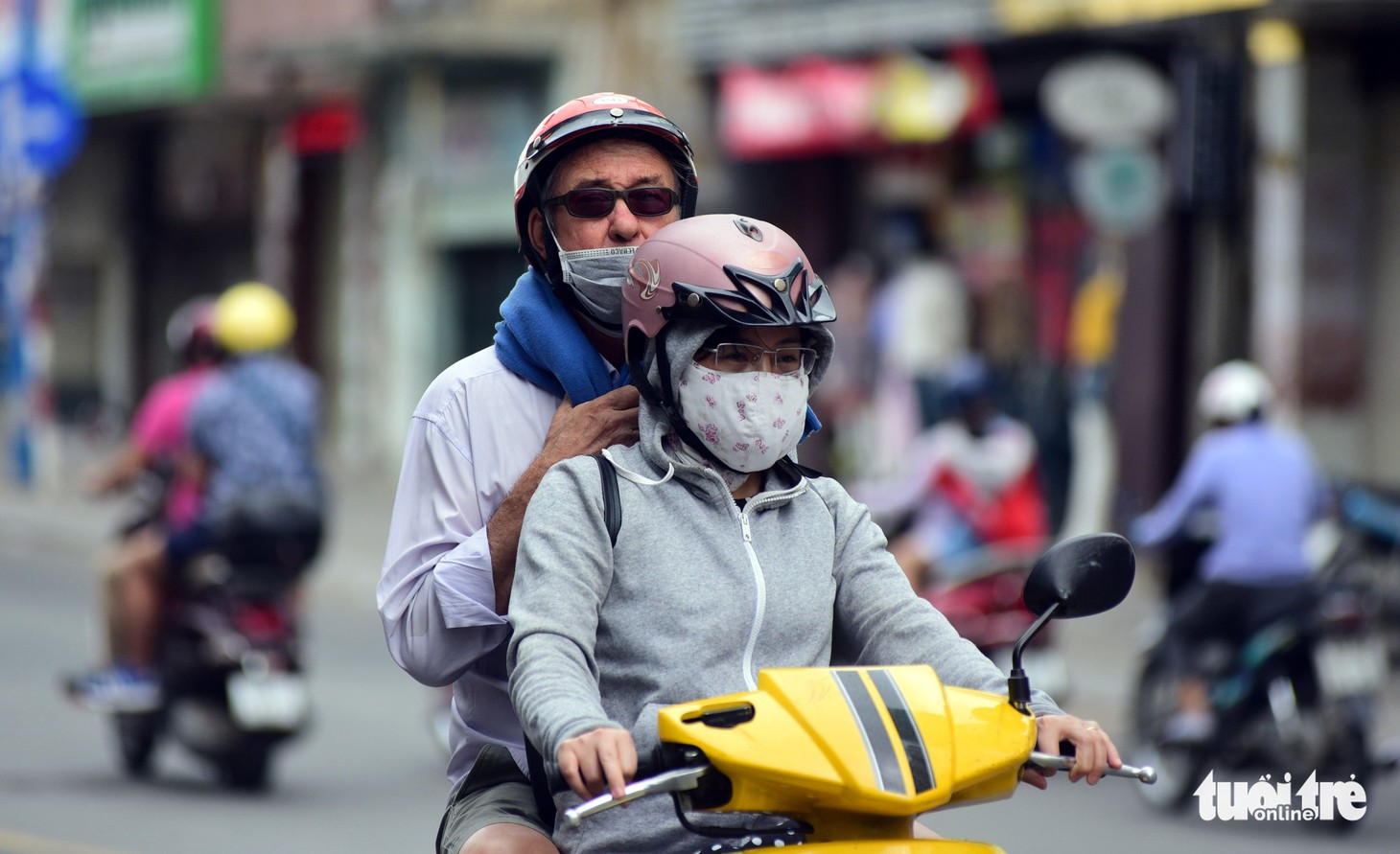 Phố xá Sài Gòn vắng vẻ, se lạnh ngày đầu năm - Ảnh 4.
