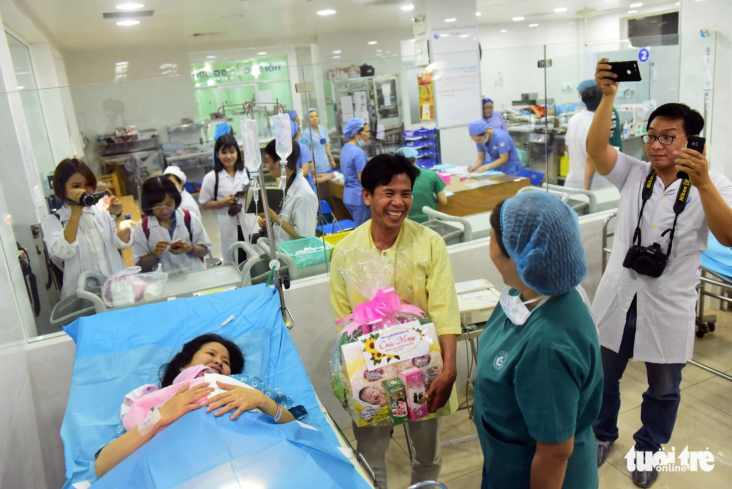 4 bé chào đời đúng thời khắc giao thừa ở TP.HCM - Ảnh 8.