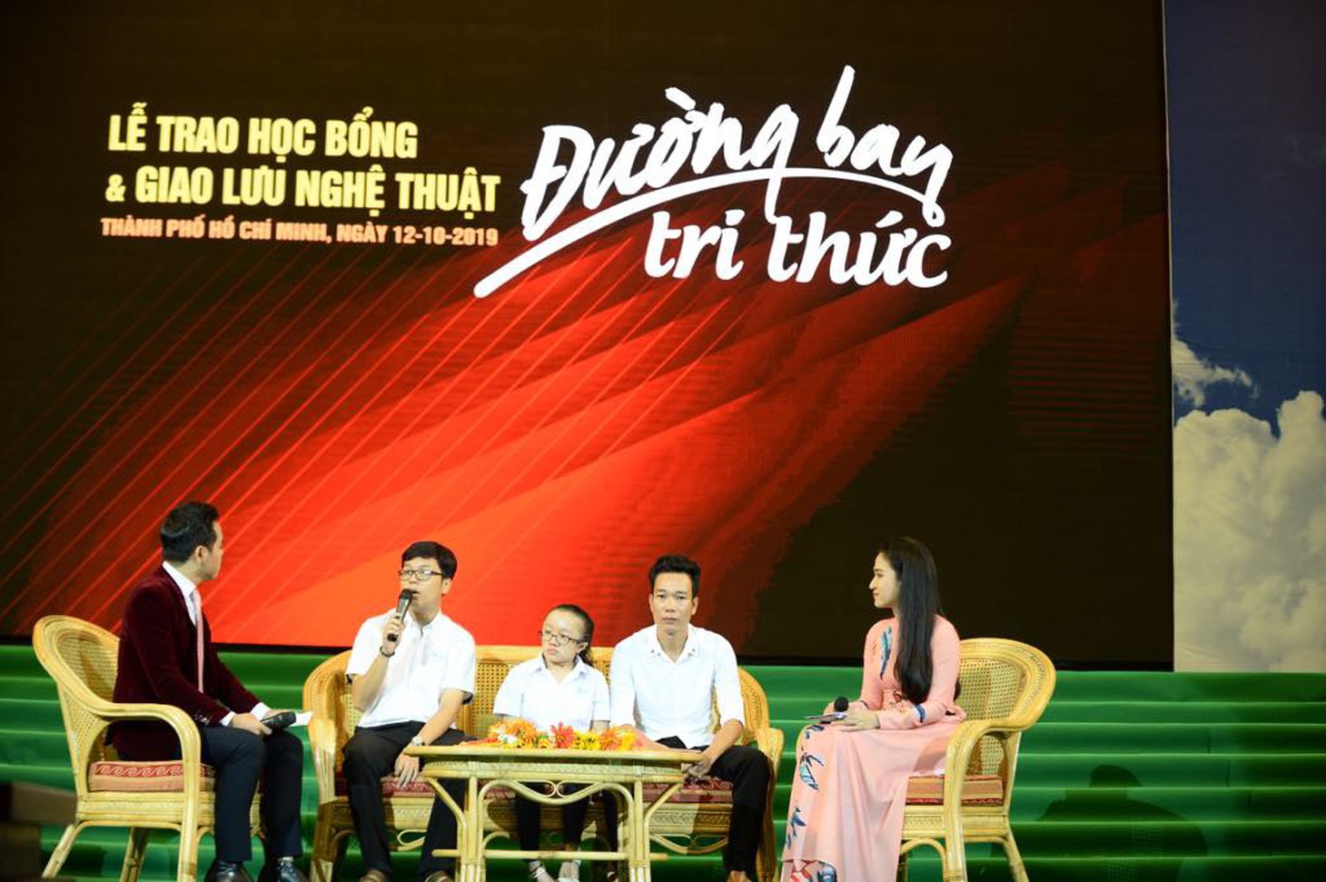 Tiếp sức hơn 19.600 sinh viên nghèo trên đường bay tri thức - Ảnh 7.