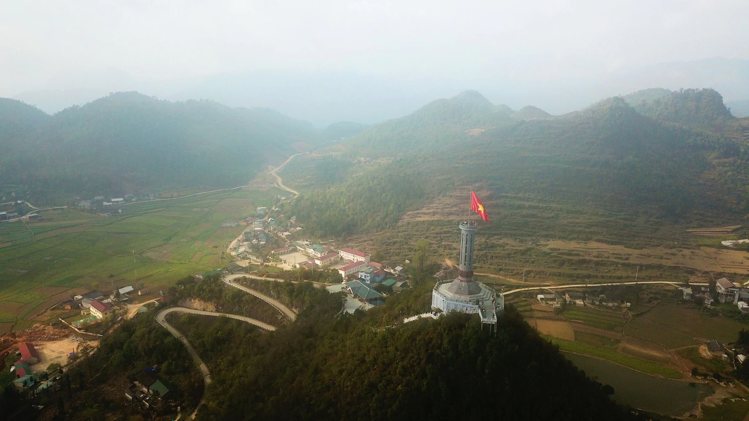 Phá núi xây khu du lịch tâm linh nơi cột cờ Lũng Cú - Ảnh 6.