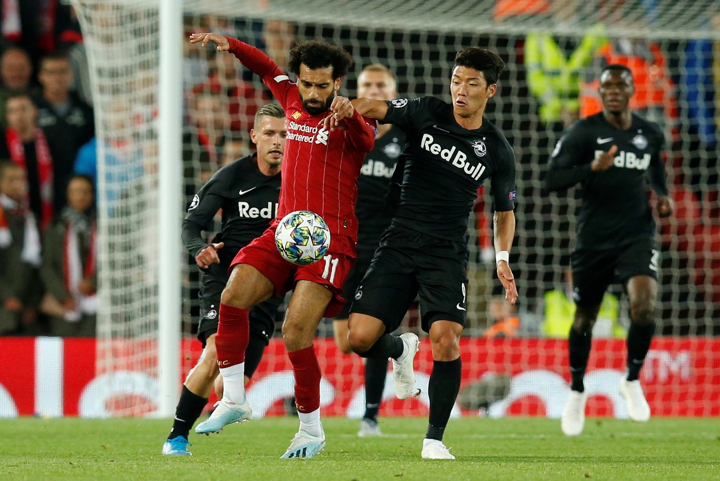 Khoảnh khắc ngôi sao châu Á lừa Van Dijk rồi ghi bàn tại Champions League - Ảnh 8.