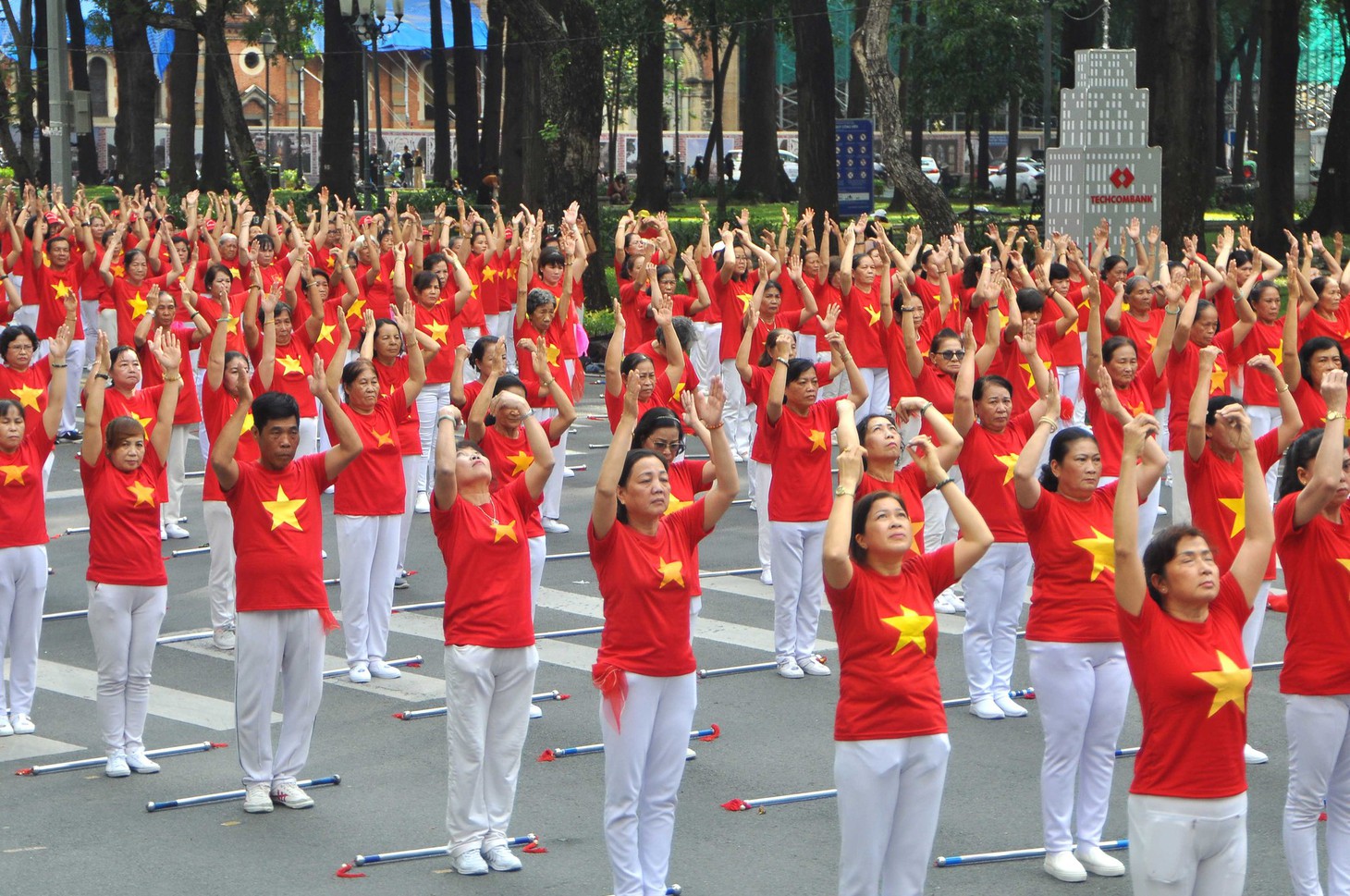 2.800 người cao tuổi đồng diễn thể dục dưỡng sinh tại TP.HCM - Ảnh 2.