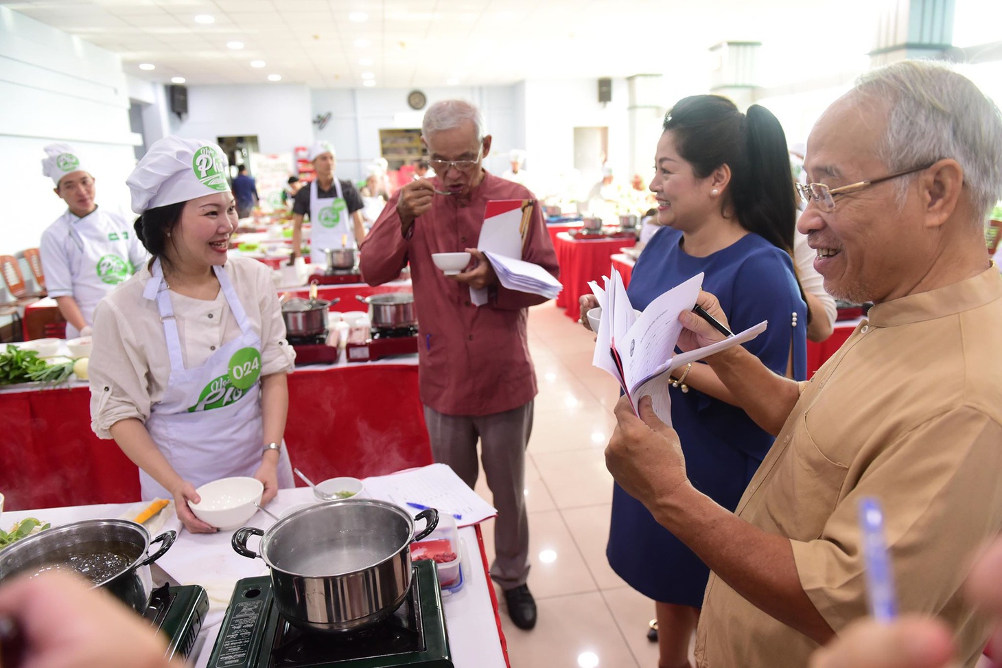 Cao thủ tranh hùng, xuất lộ tuyệt chiêu, bí kíp nấu phở ngon - Ảnh 8.