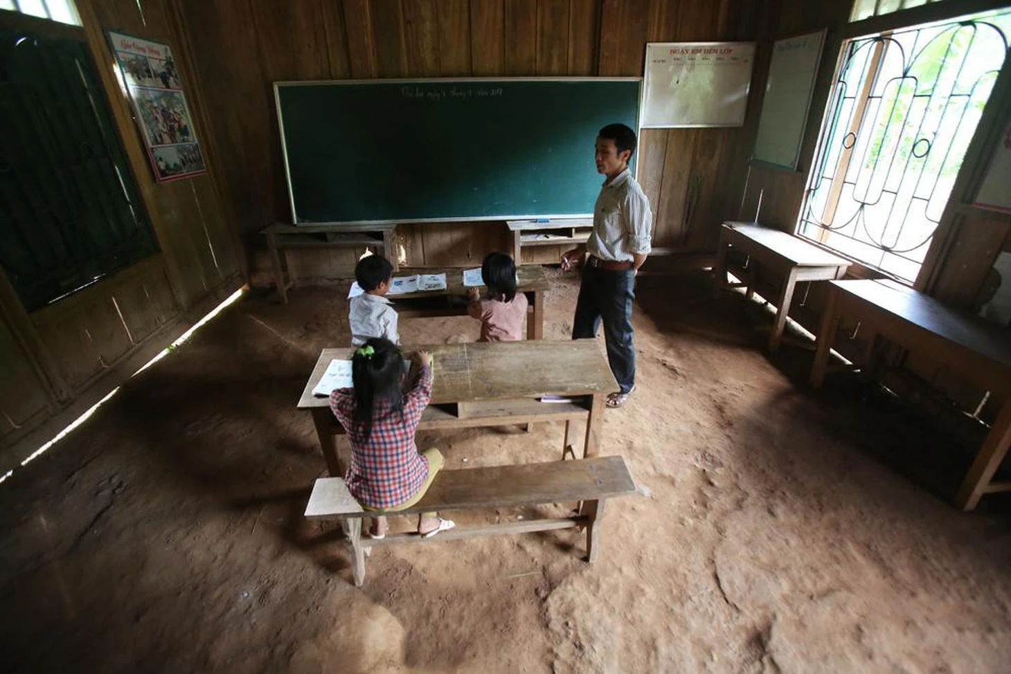 Trong chớp mắt, trường học dột nát vùng cao thành trường trong mơ - Ảnh 2.