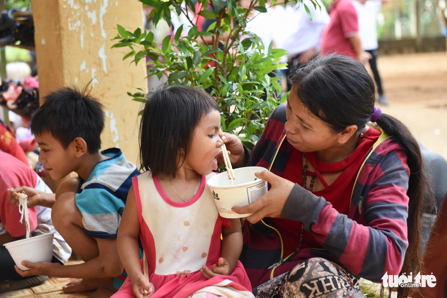 Cô giáo hỏi ai chưa từng ăn phở, tất cả các con đều giơ tay - Ảnh 8.