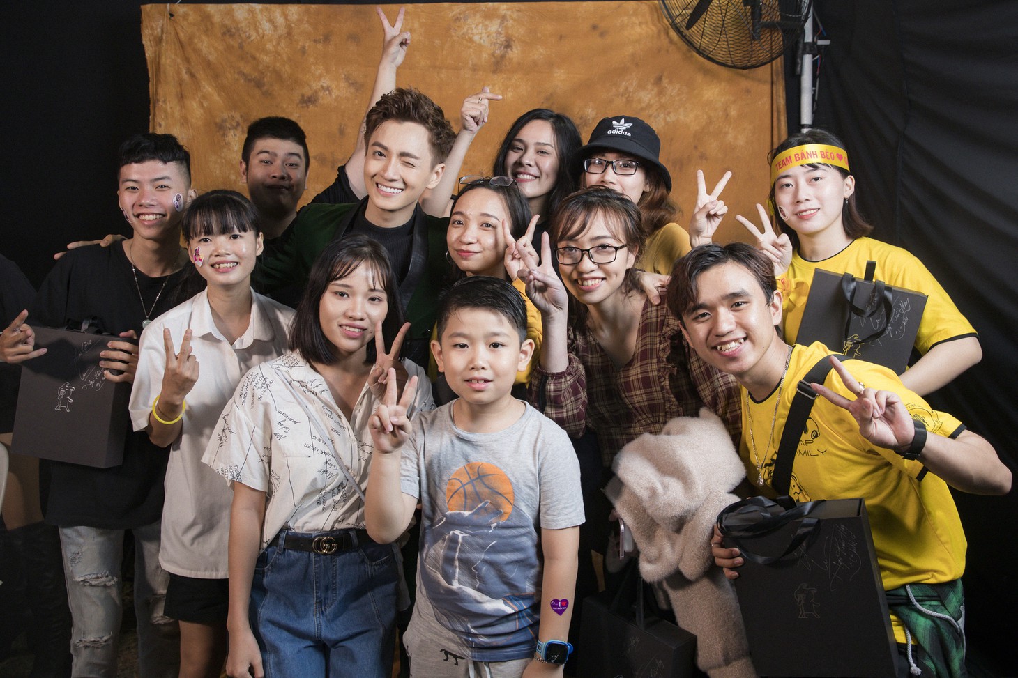 Ngô Kiến Huy vỡ òa với 10.000 khán giả trong live show Truyền thái y - Ảnh 9.