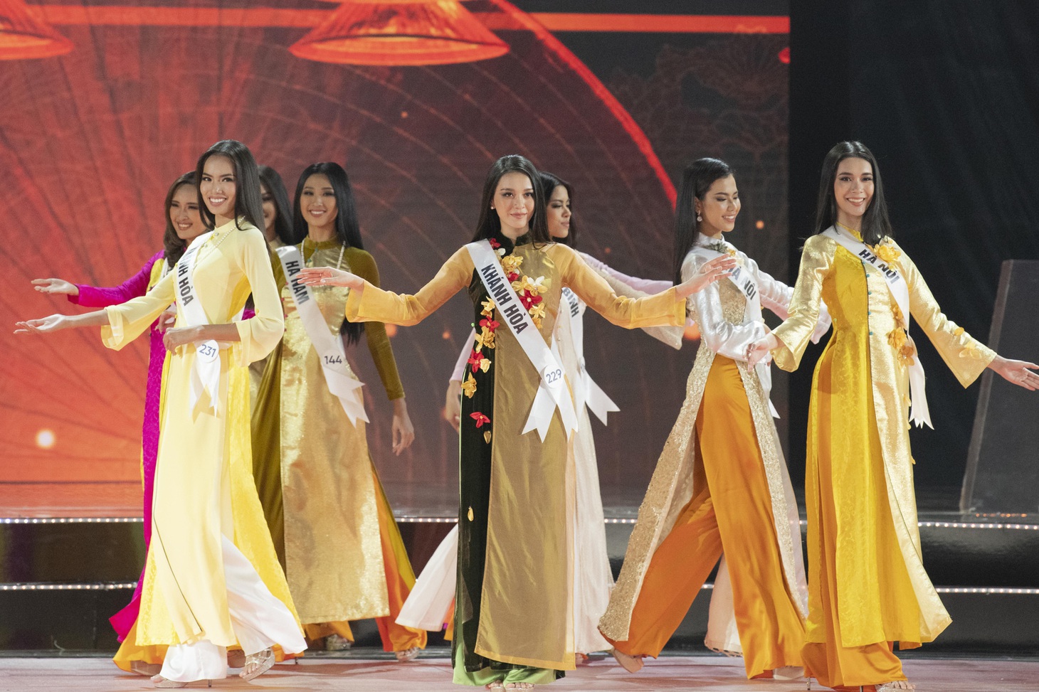 45 thí sinh Hoa hậu Hoàn vũ Việt Nam 2019 nóng bỏng trình diễn bikini - Ảnh 7.
