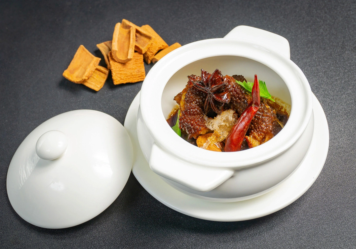 Ngắm những món ăn cung đình sang chảnh của đầu bếp Top Chef Vietnam - Ảnh 7.