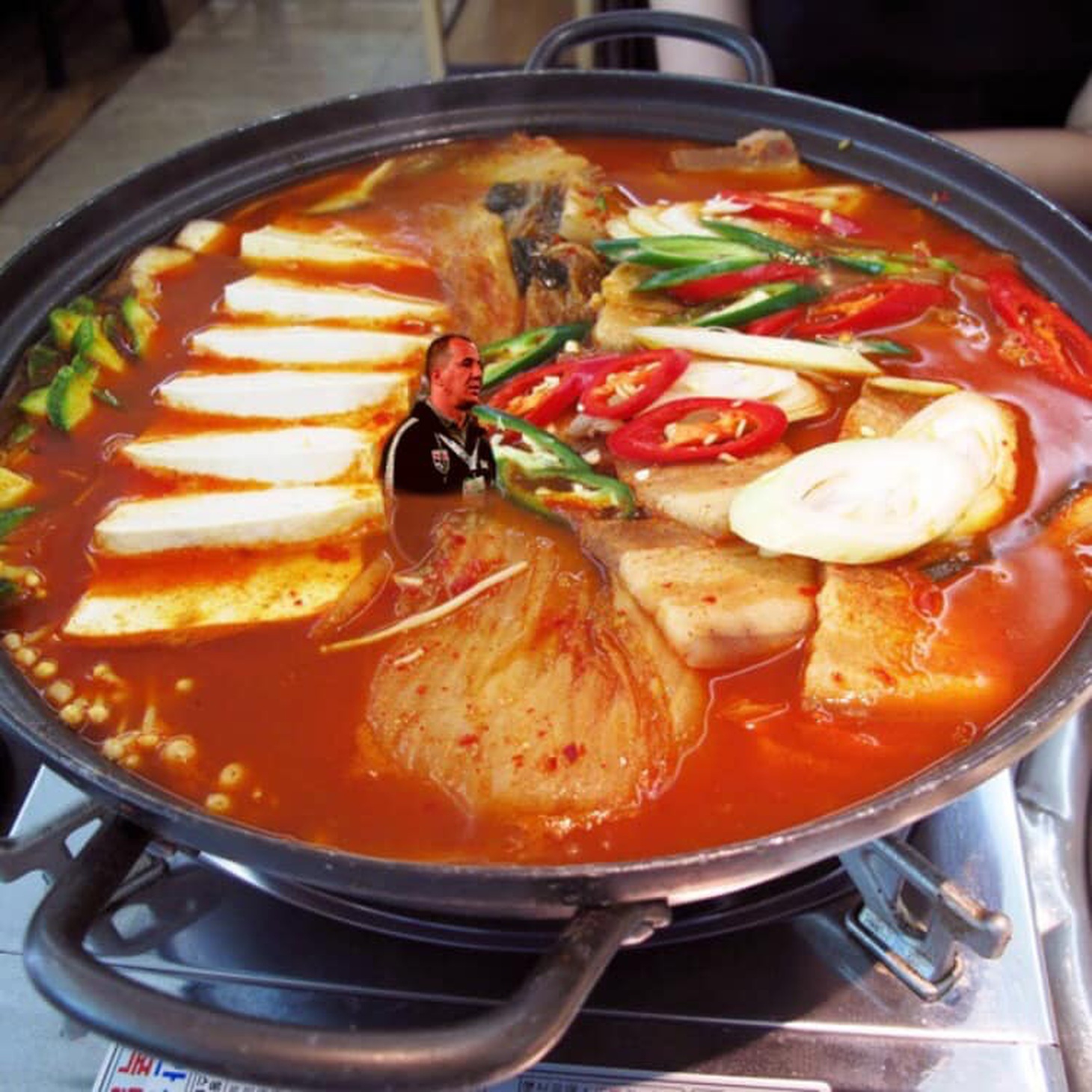 Loại Thái, CĐV Việt Nam xuất khẩu thành thơ, nổi hứng lảy Kiều - Ảnh 1.