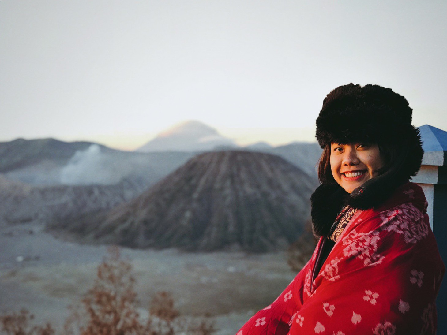 Thưởng thức đặc sản cát bụi ở núi lửa Bromo - Ảnh 2.