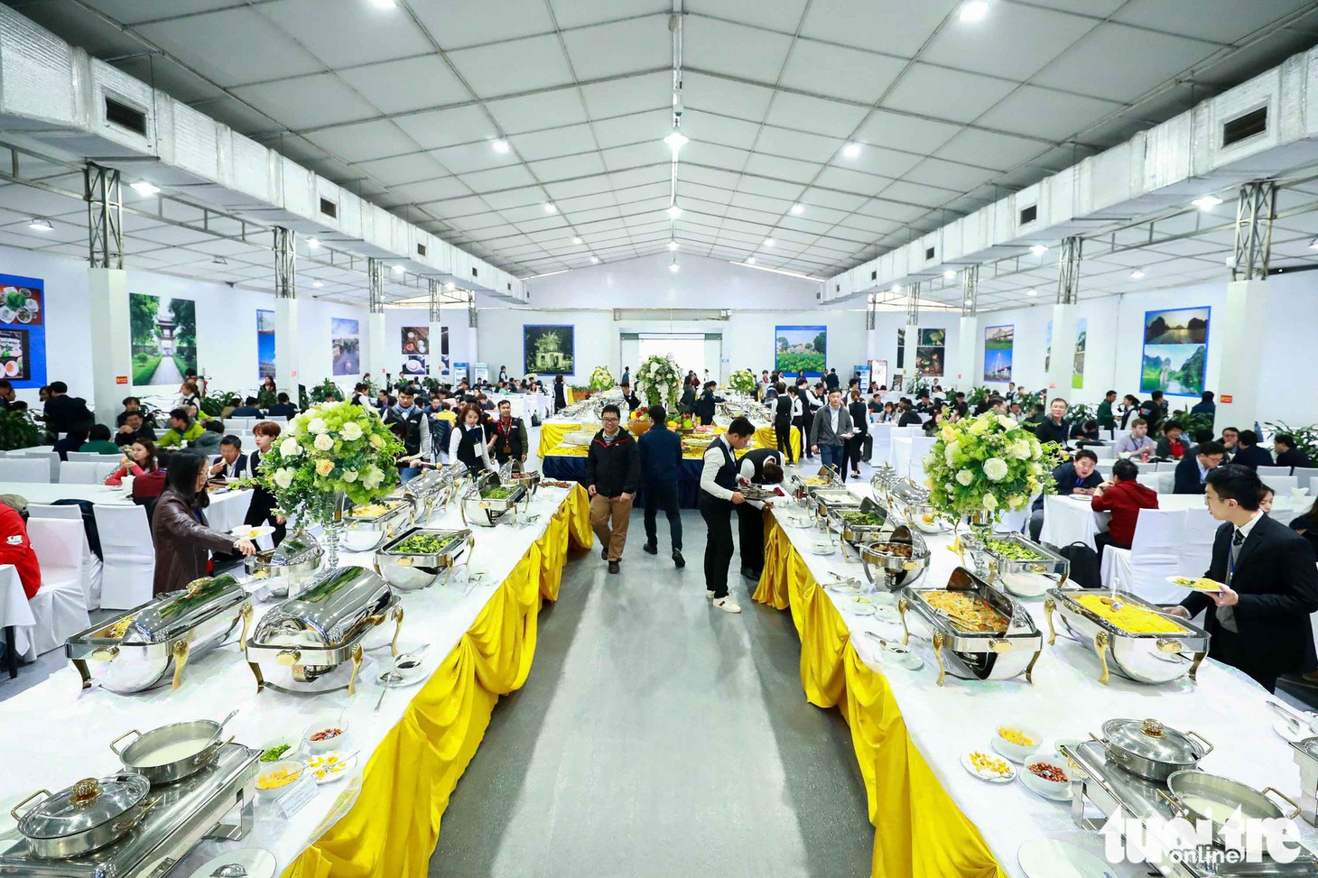 Việt Nam mở đại yến 40 món đãi 3.500 nhà báo - Ảnh 11.