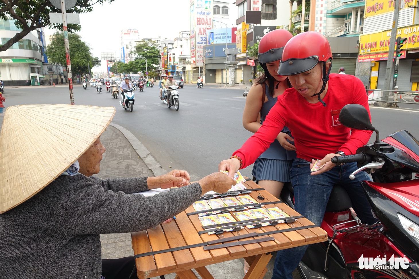 Thành phố ngày đầu năm với những nút giao thông... yên bình - Ảnh 12.