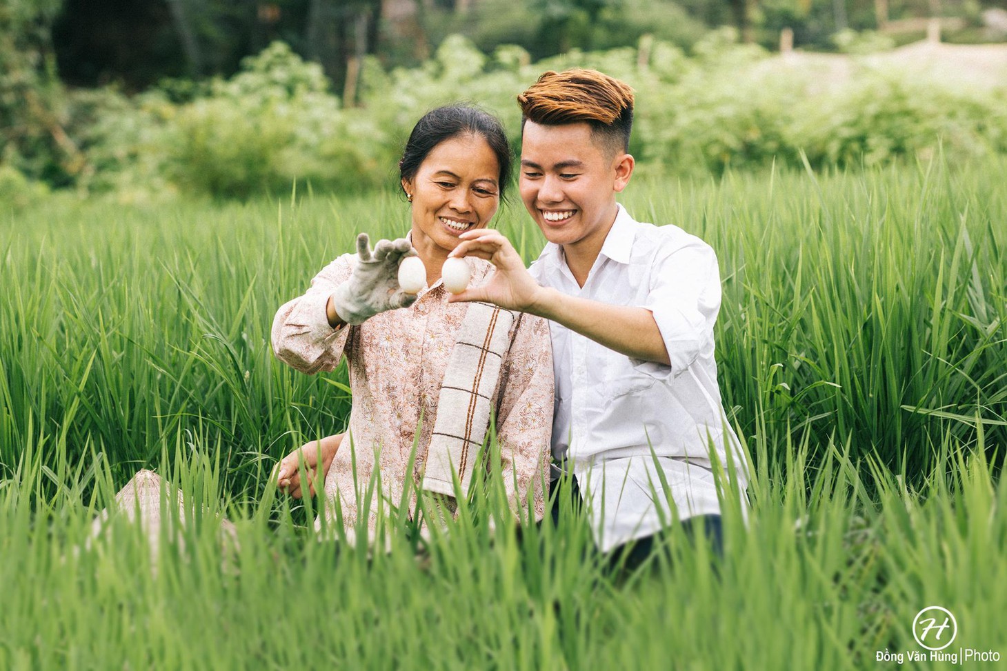 Bộ ảnh ý nghĩa ngày 8-3: Mẹ là cả tuổi thơ - Ảnh 7.