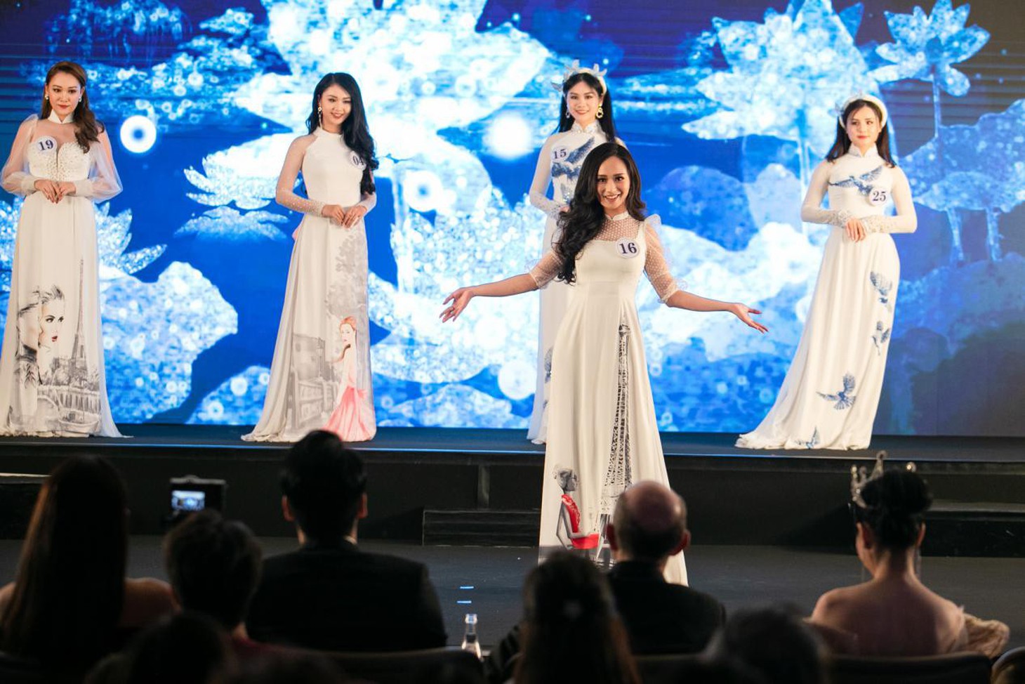 Trần Vũ Hương Trà đăng quang Hoa hậu thế giới người Việt tại Pháp 2019 - Ảnh 4.