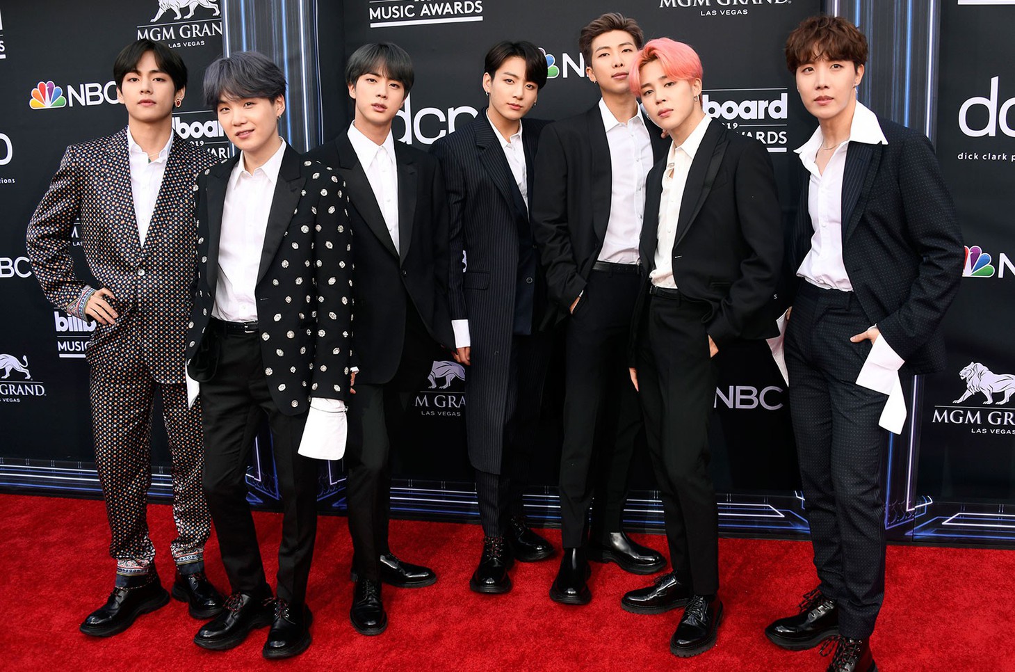 BTS thông báo tạm dừng biểu diễn, fan phản hồi tích cực - Ảnh 4.