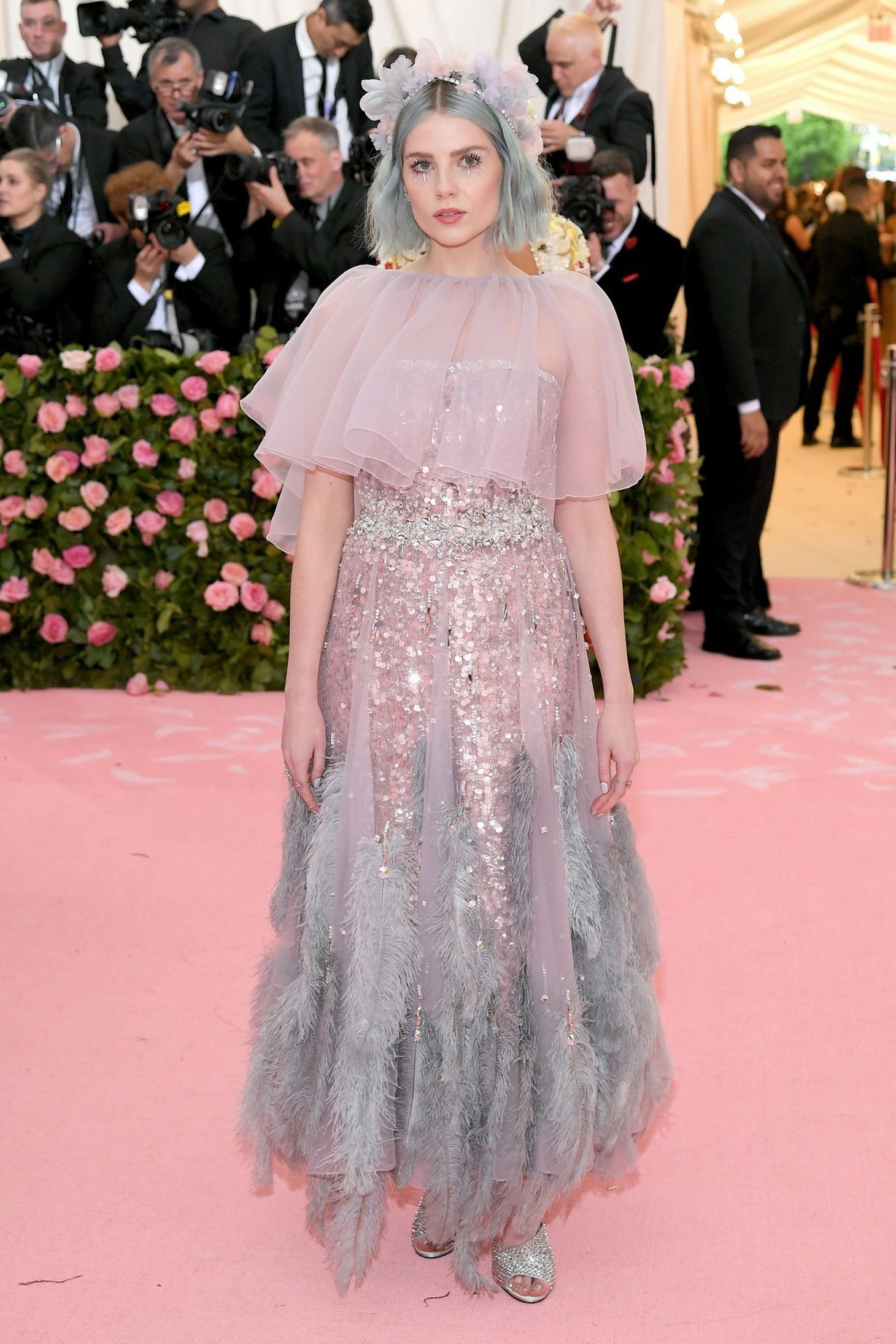 Những bộ cánh khiến người xem sốc nặng tại Met Gala 2019 - Ảnh 14.