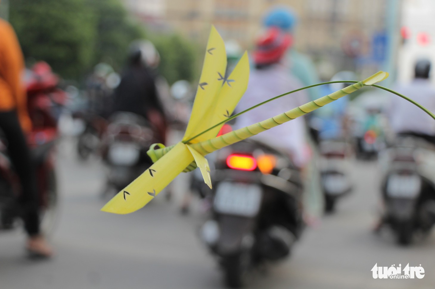 Nghề... xỏ lá giữa Hà thành - Ảnh 12.