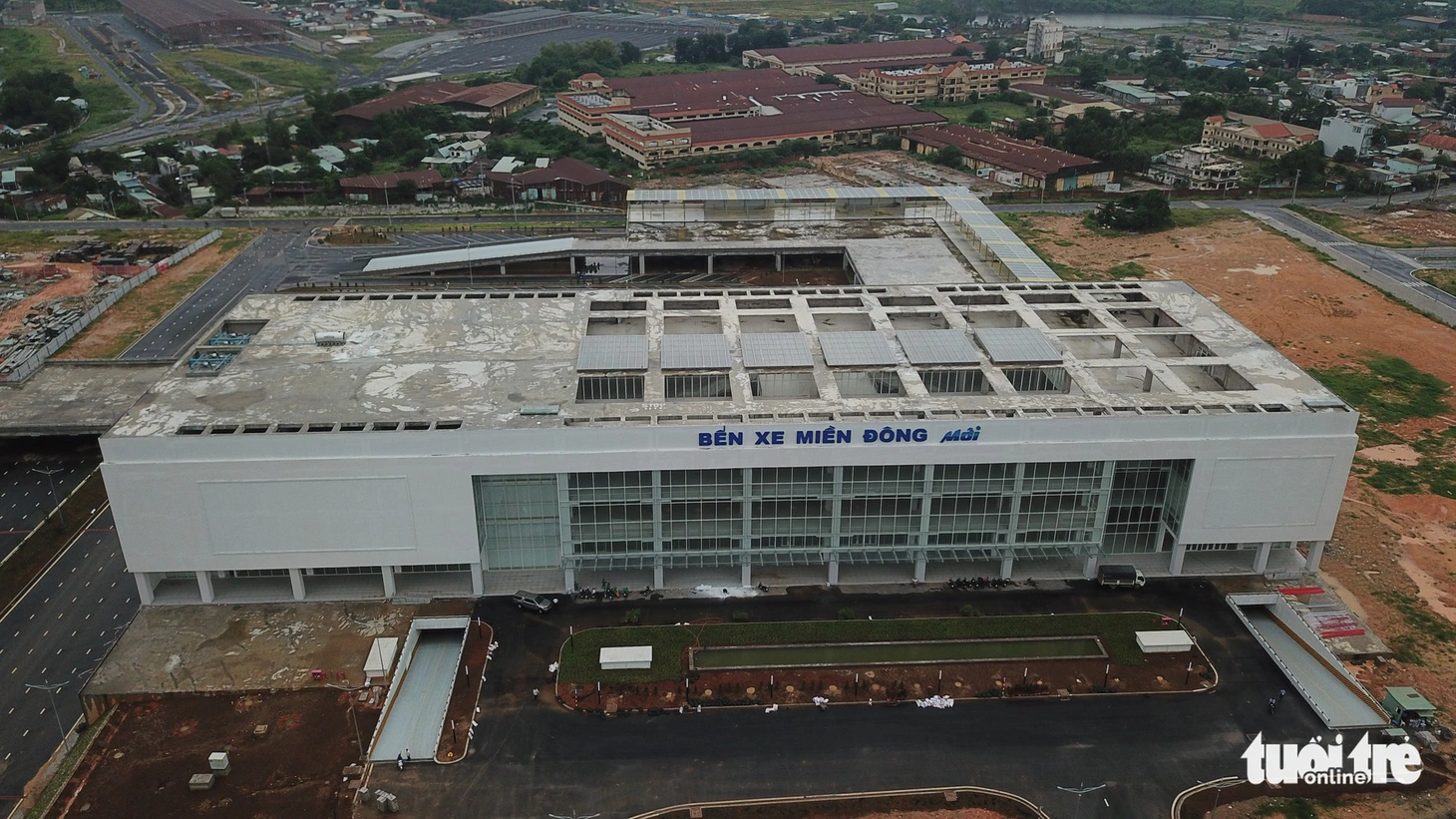 Bến xe Miền Đông mới hoàn thành nhưng không có đường kết nối - Ảnh 6.